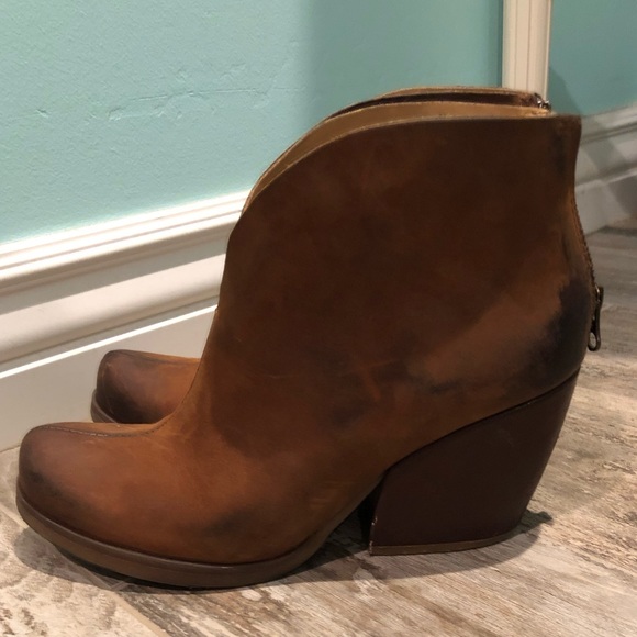 korks gemini v booties